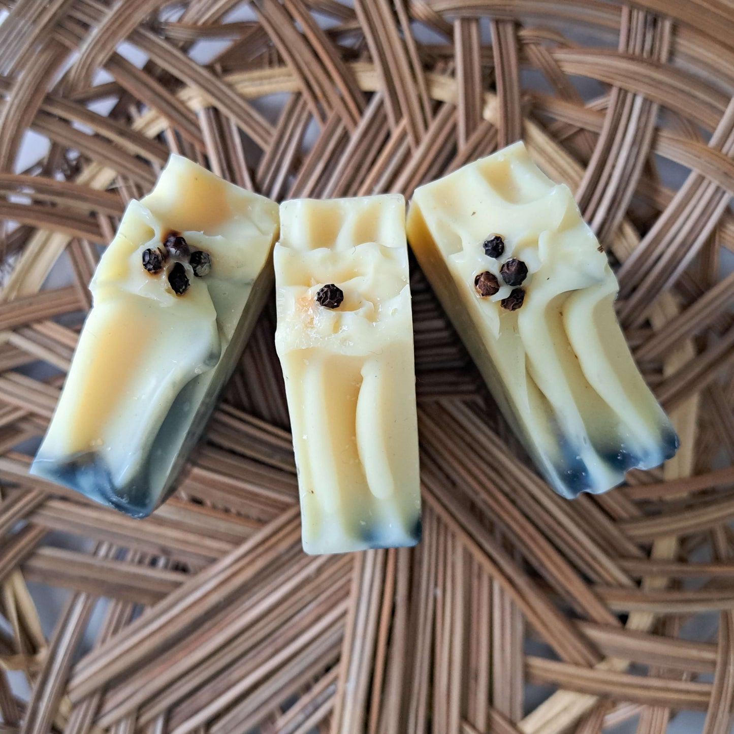 Handmade soap | Cedar, lemon and black pepper